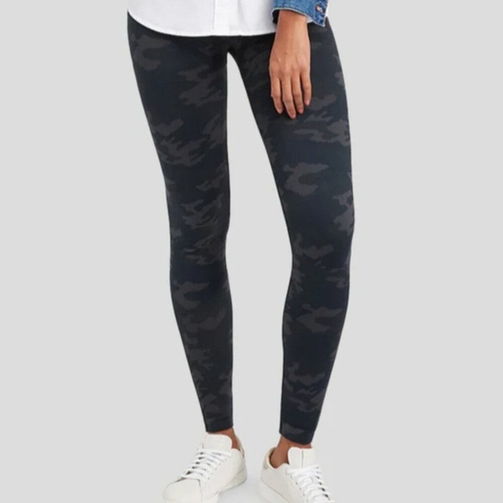 Spanx Black Camo Look At Me Now Center Seam Free Seamless Leggings Size M